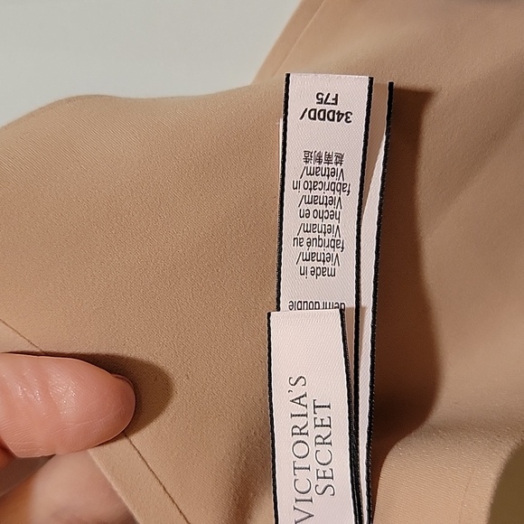 Victoria's Secret Body Collection Lightly Lined Demi Beige Bra Size 34DDD - Picture 2 of 6